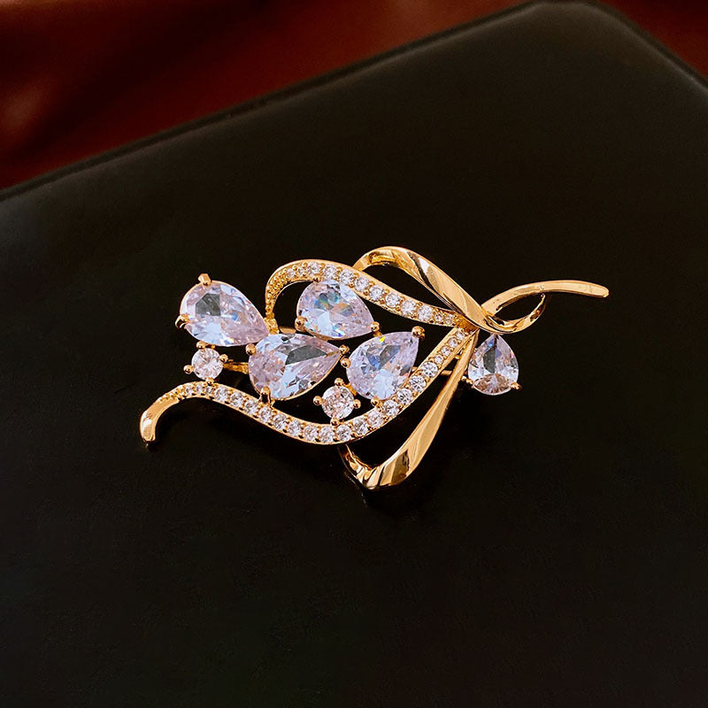 18K Gold-Plated Zircon Flower Drop Brooch – Vintage-Inspired Elegant Corsage, Unique Statement Jewelry