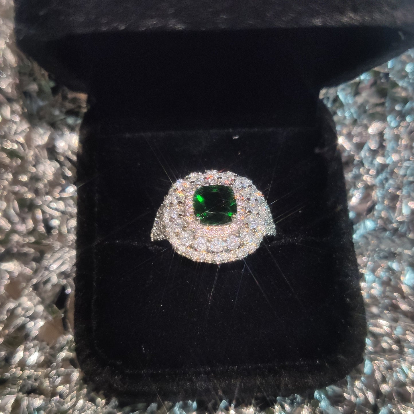 Square Emerald Ring, Full Diamond Sparkle, High - Simulation Jewelry, Ideal for Weddings/Gifts